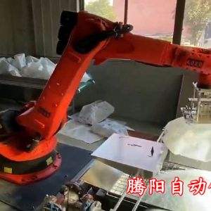 氧化鐵拆包機(jī)機(jī)械手解決拆包作業(yè)中的粉塵問(wèn)題