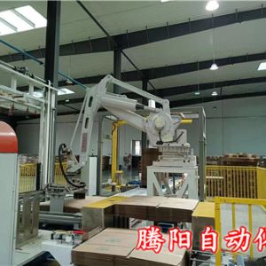 紙箱聯(lián)動生產線使用紙板碼垛機器人碼垛